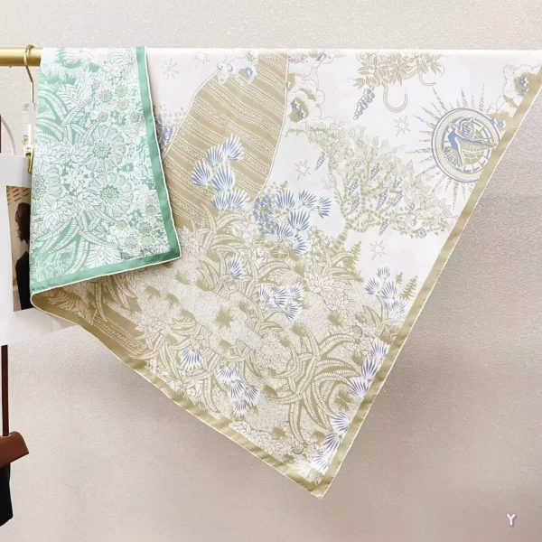 [ Botanical Sunbird Medallion ] 100% Real Silk Twill 90x90cm - 77g (with Pack) Square Scarf Wholesale