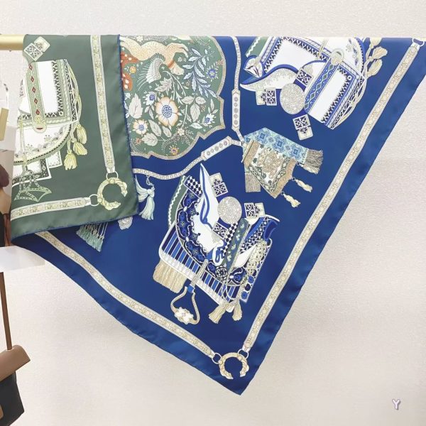 [ Equestrian Harness Medallion ] 100% Real Silk Twill 90x90cm - 77g (with Pack) Square Scarf Wholesale