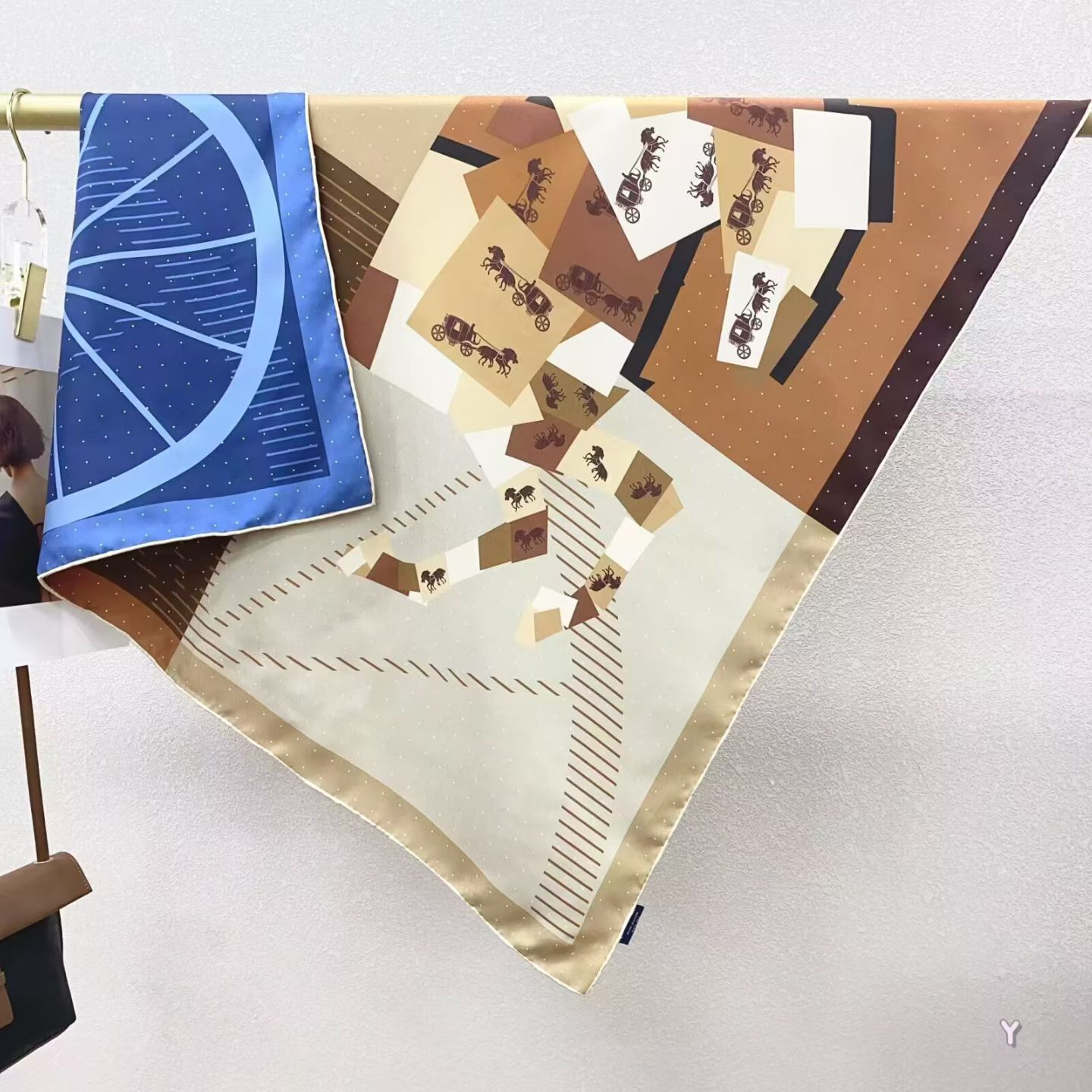 [ Geometric Carriage Collage ] 100% Real Silk Twill 90x90cm – 77g (with Pack) Square Scarf Wholesale