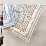 [ Royal Equestrian Tack ] 100% Real Silk Twill 90x90cm - 77g (with Pack) Square Scarf Wholesale